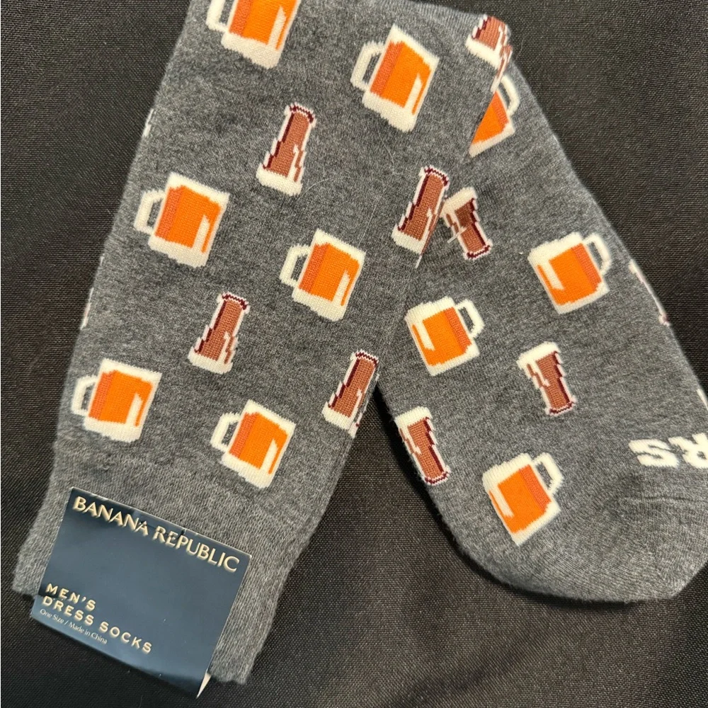 Banana Republic Beer Mug + Bottle Novelty Men’s Socks – One Size –‎ NWT